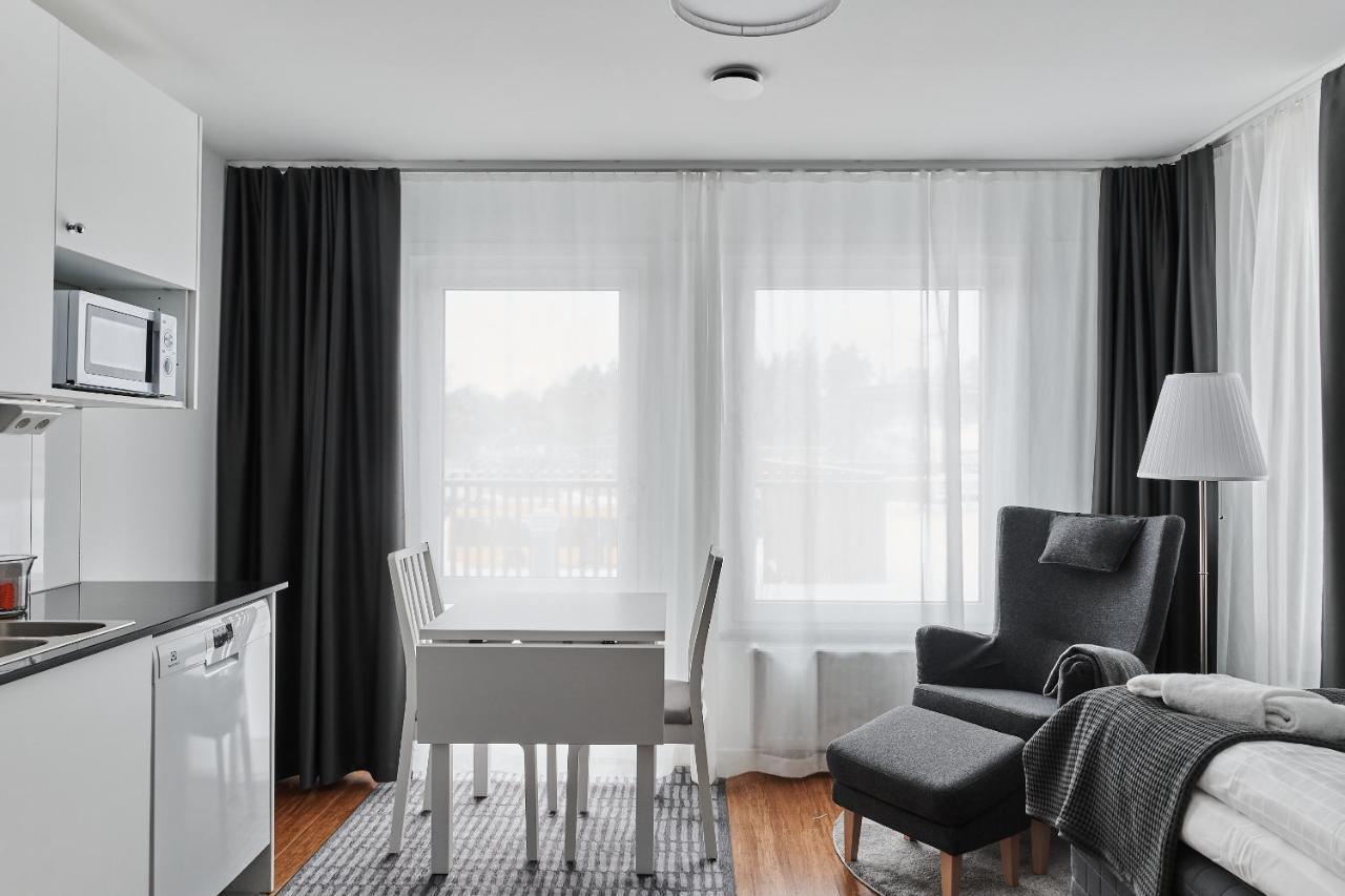 Continental Apartment Hotel Knivsta Knivsta  Екстер'єр фото